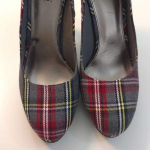 Fioni Women's Tartan Plaid 4 inch heels - size 7.5